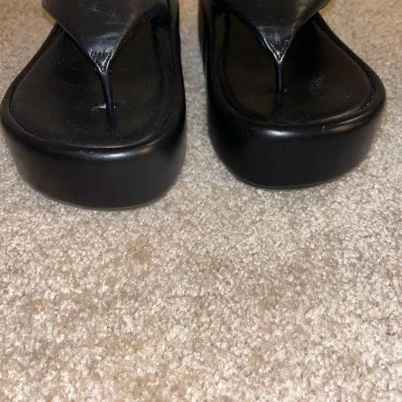 BALENCIAGA 
WOMEN'S RISE THONG SANDAL IN BLACK - Picture 4 of 7
